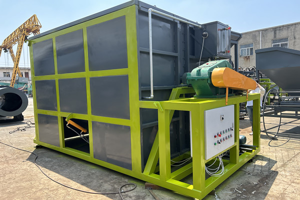 夏天畜禽糞便發(fā)酵難題咋破？有機(jī)肥發(fā)酵罐設(shè)備來支招